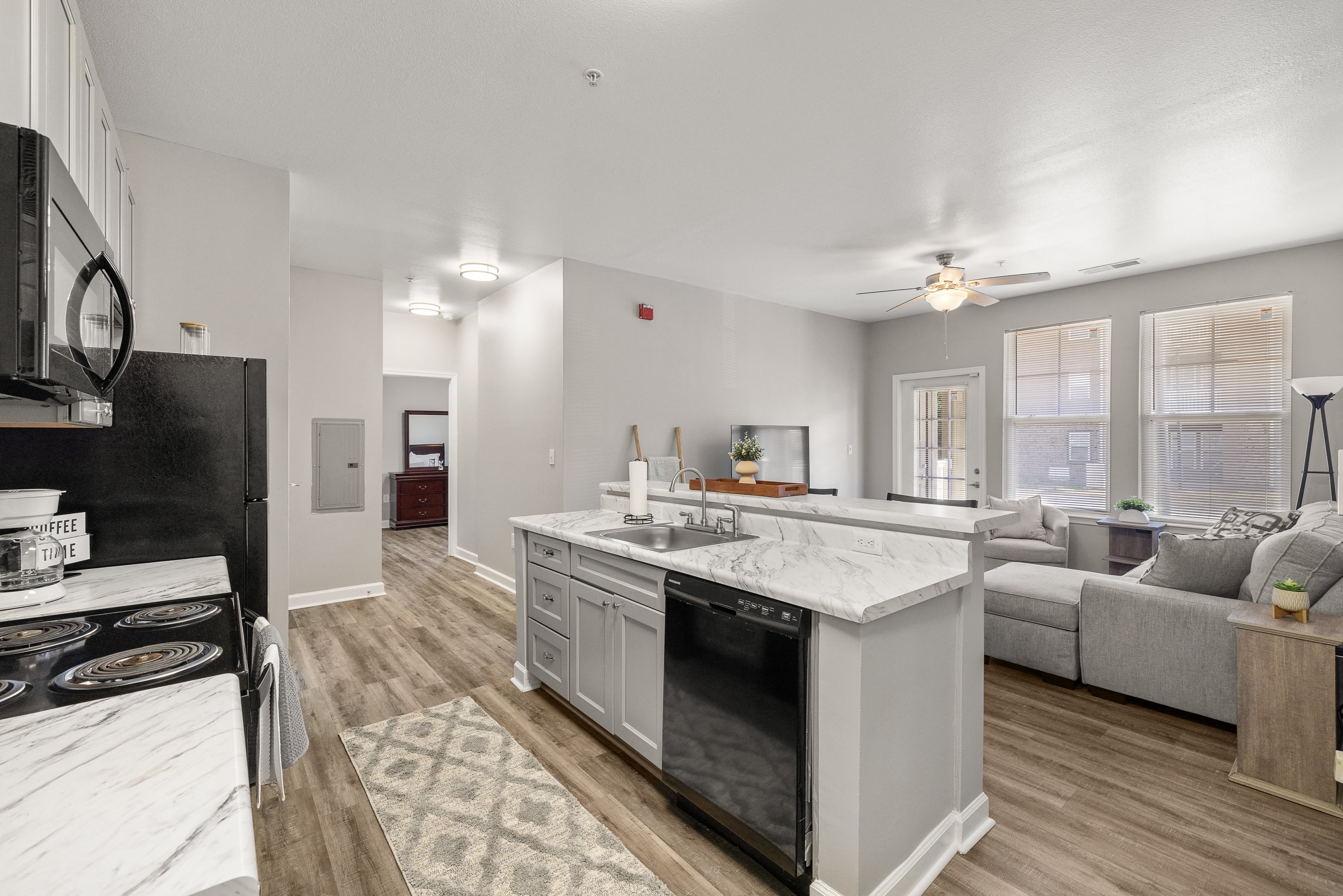 the preserve at ballantyne commons living room and kitchen